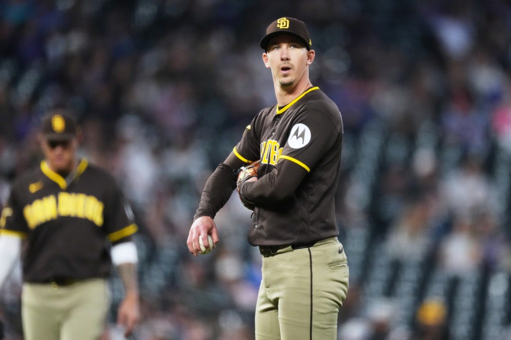 Padres' offense continues to struggle in loss to Rockies