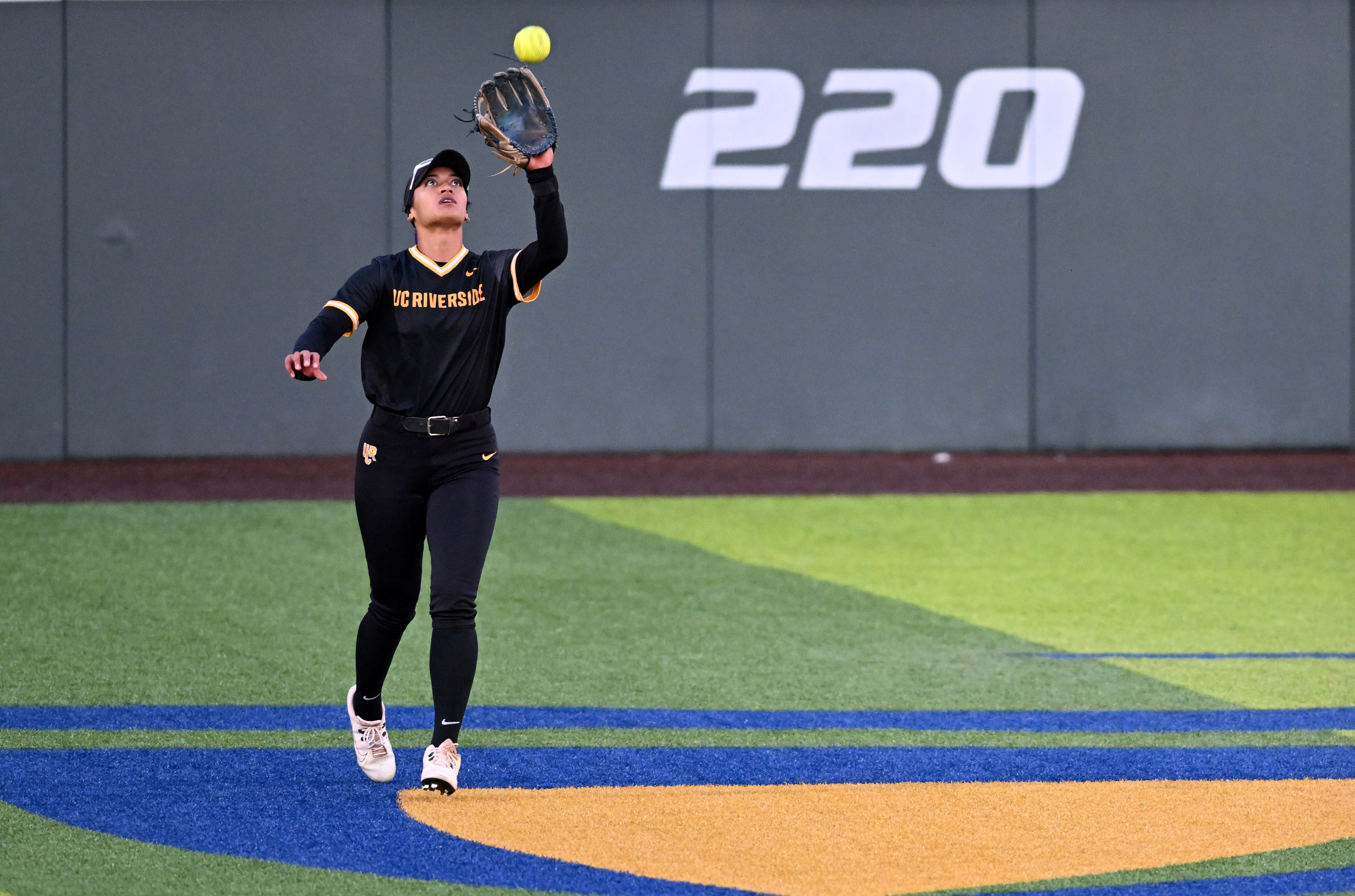 UC Riverside’s Eta Lauti reaches for the ball in a...