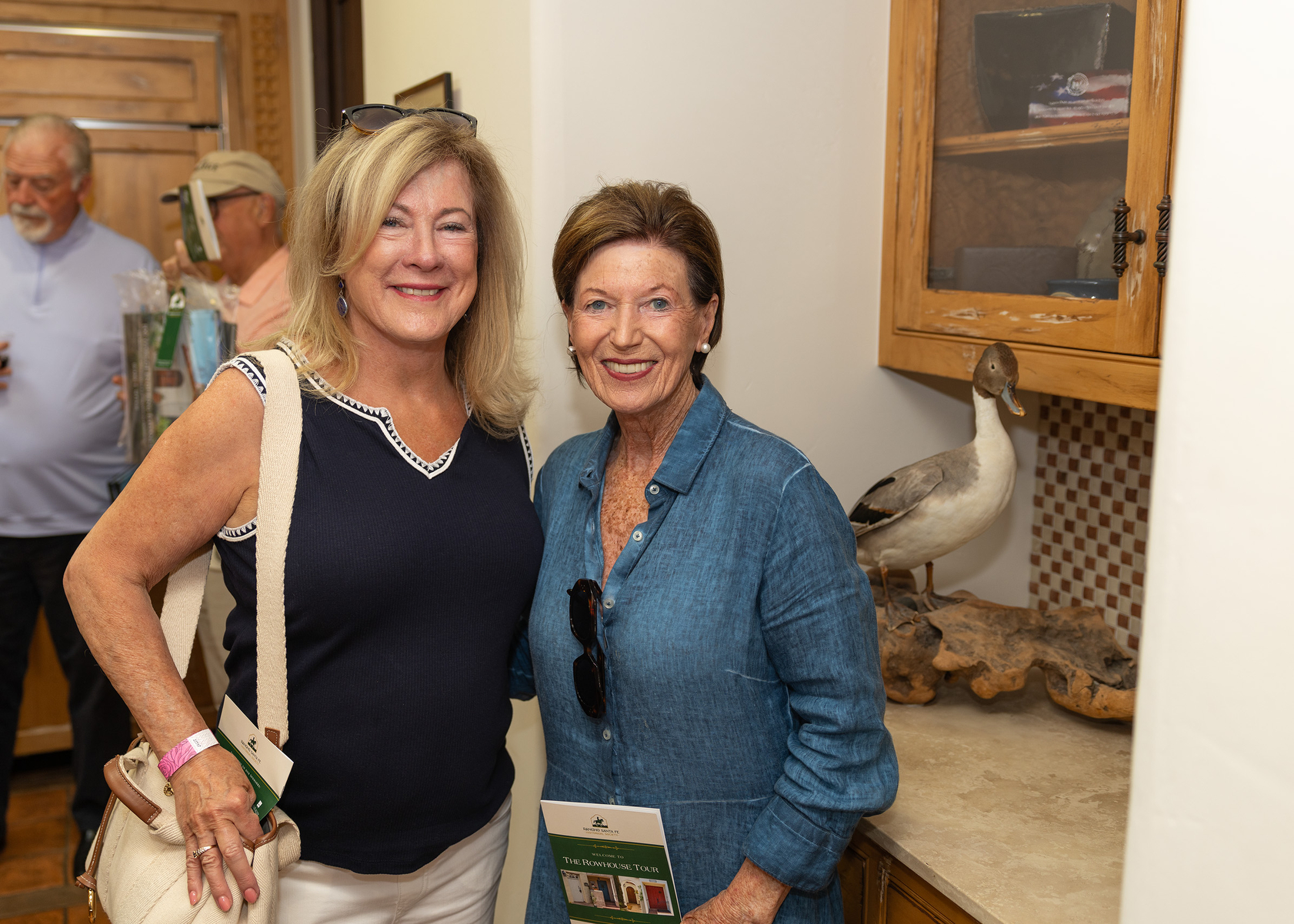 Marian Benassi, Eilis McKay (Jon Clark)