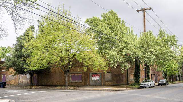 A lot in East Sacramento, photographed on Wednesday, April 1, 2026, that the city’s planning commission approved to be developed into a six-story 332-unit apartment complex. The project is opposed by a secretive group called Citizens for Positive Growth & Preservation.