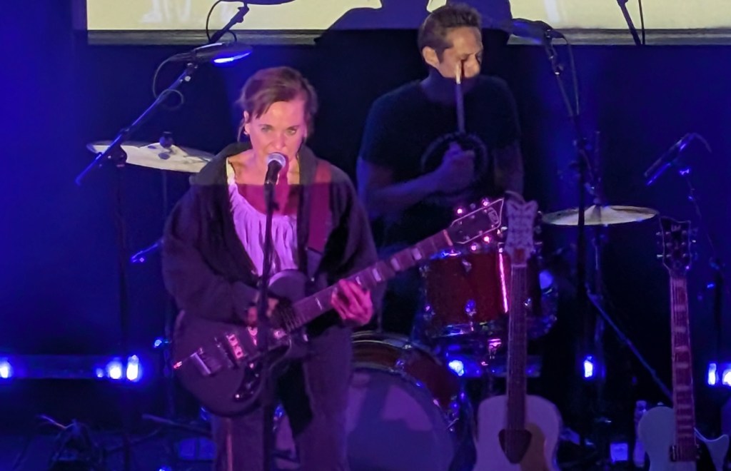 Kristin Hersh leads Throwing Muses in concert in San Francisco