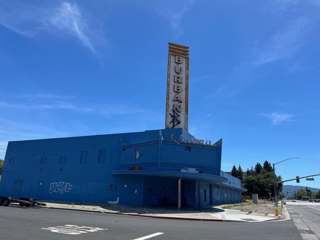 Deputies detain 100 minors who allegedly broke into San Jose’s abandoned Burbank Theater – The Mercury News
