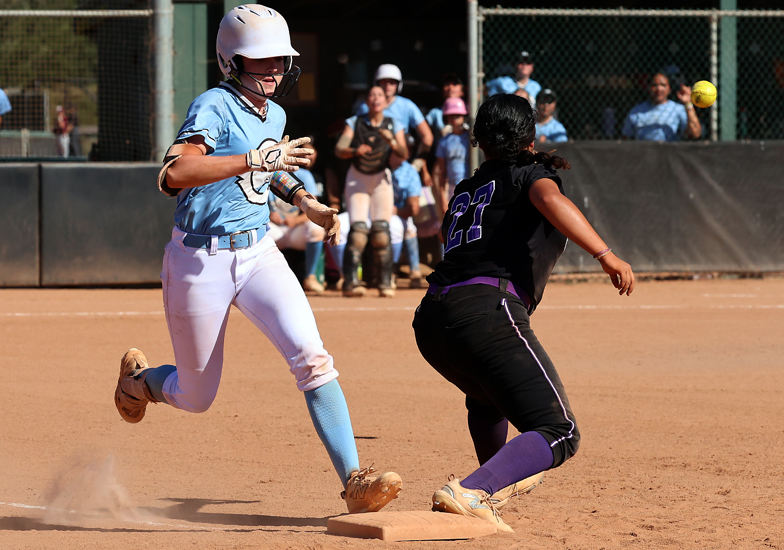 Cabrillo Collegeâs Bailey Fulton speeds to first ahead of the...