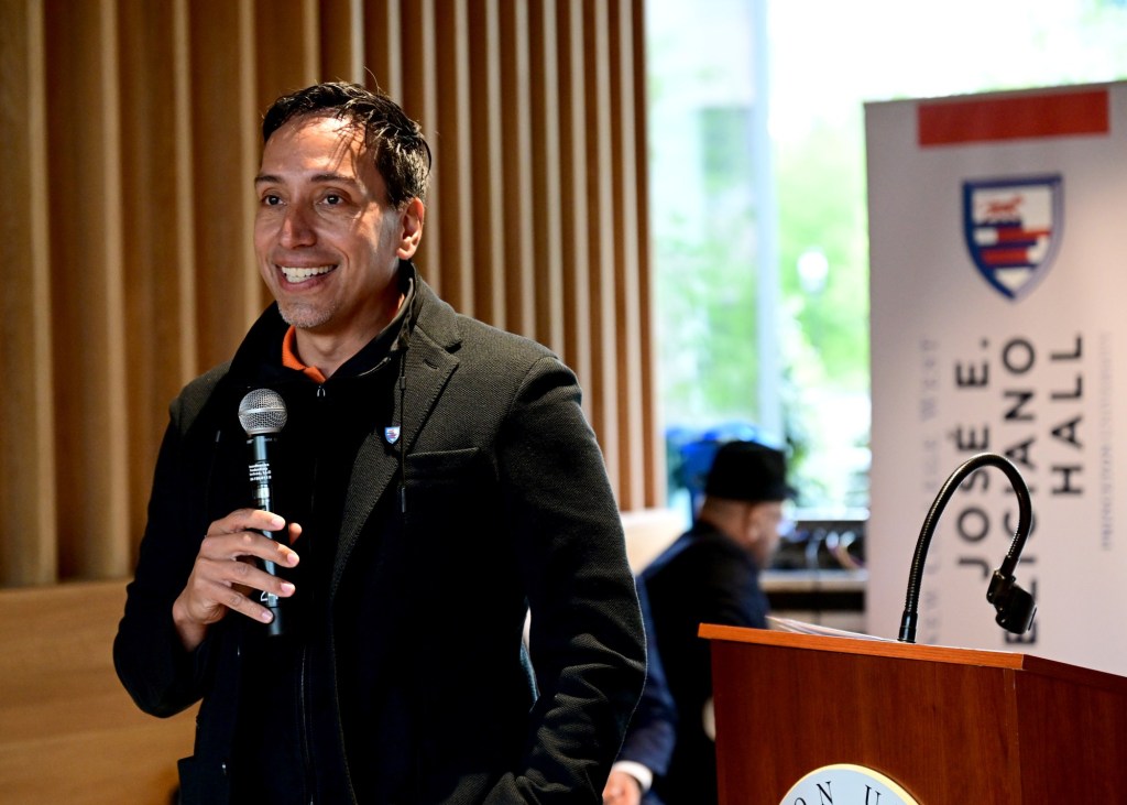 Padres near deal, will be sold for record-breaking price