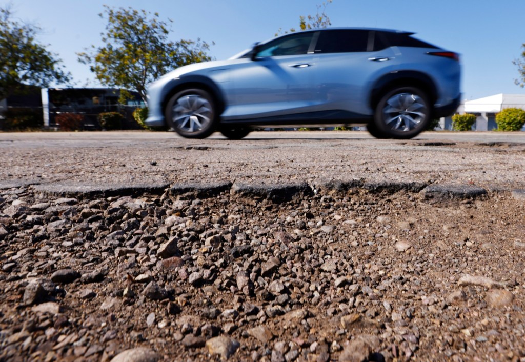 City hammered for huge street maintenance backlog – San Diego Union-Tribune
