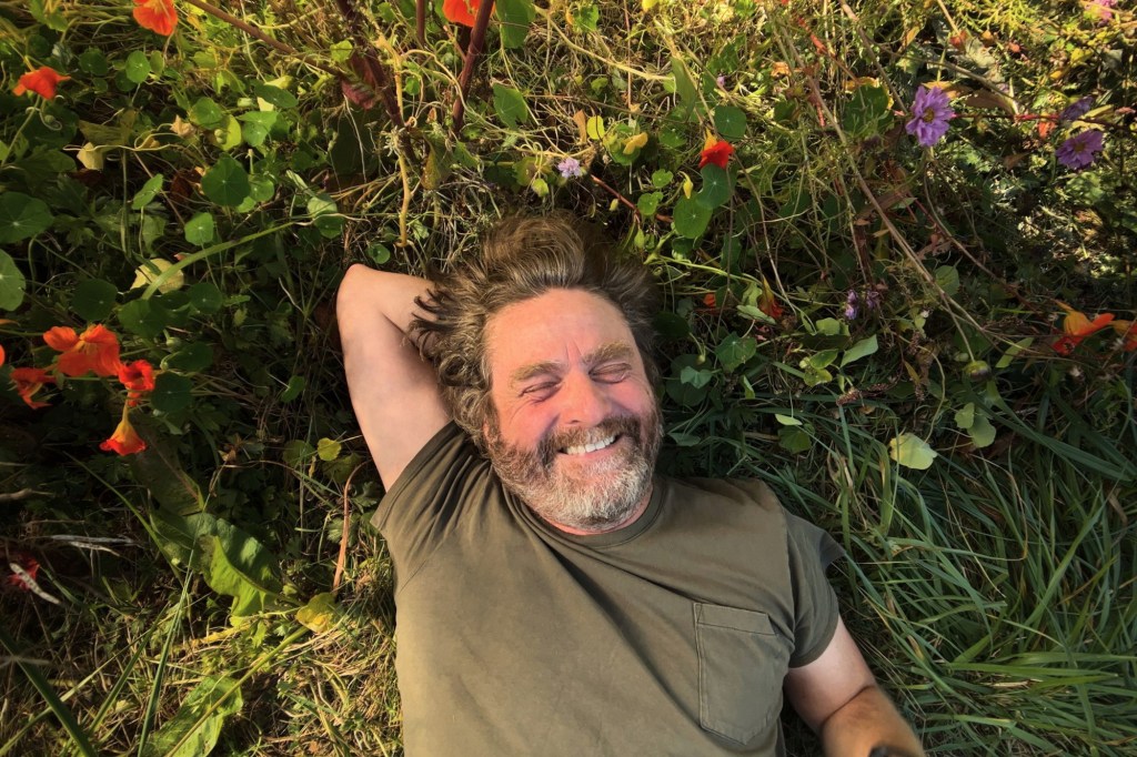 Zach Galifianakis brings humor to gardening in a Netflix series – San Diego Union-Tribune