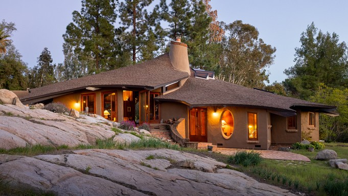 Architect Robert Thiele Designed This $2.5 Million Home in San Diego