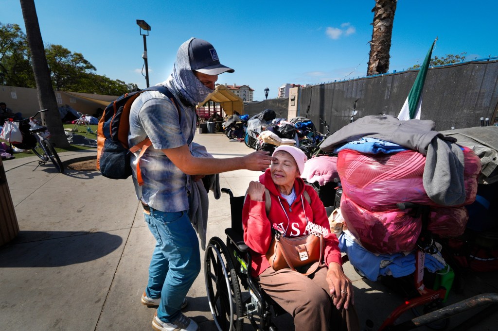 ‘Where are we gonna go?’ A long-running homeless services hub would get the axe in mayor’s proposed budget – San Diego Union-Tribune