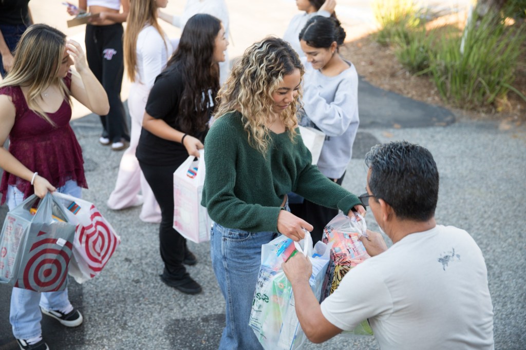 Torrance food drive on Saturday will feed families in need – Daily Breeze