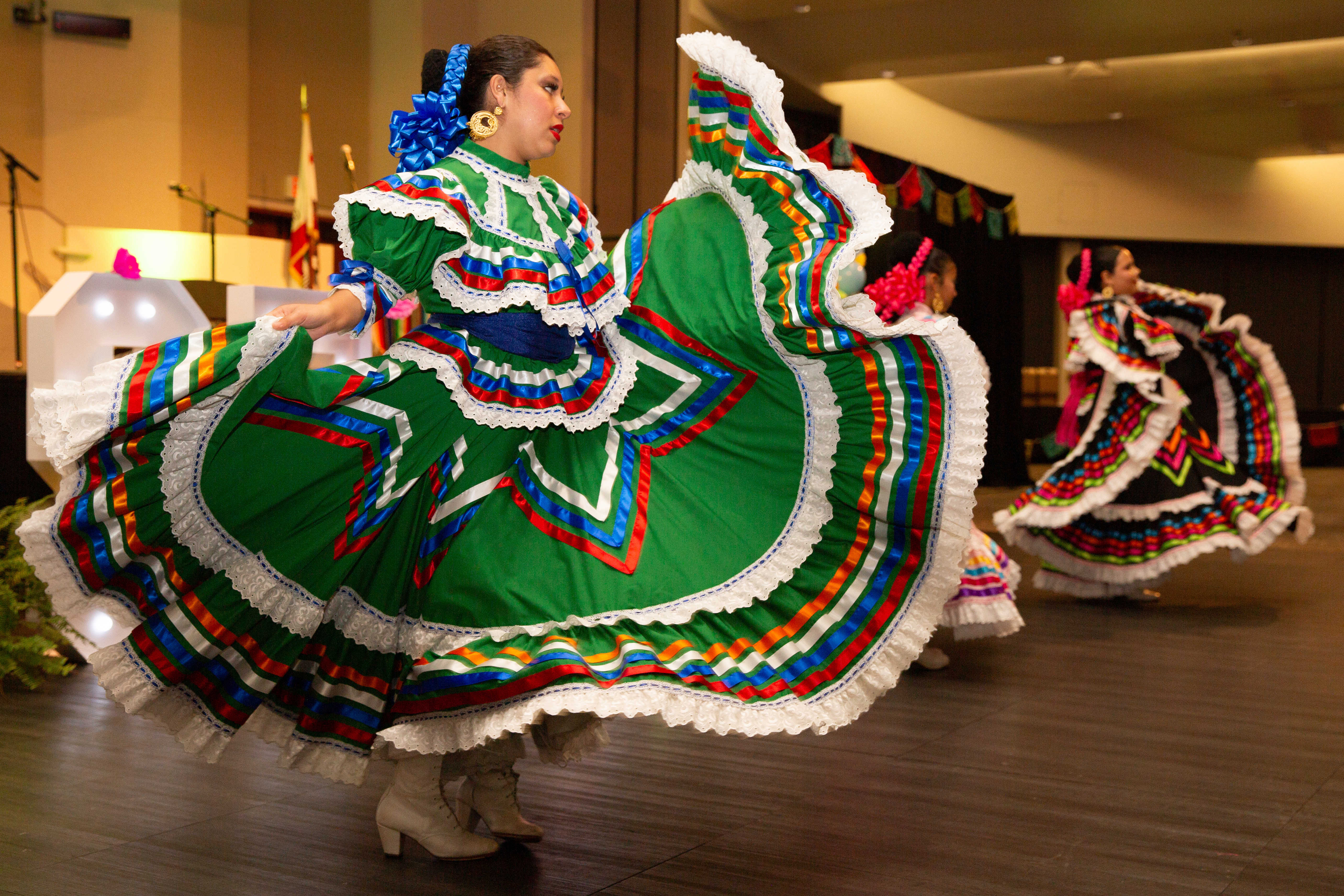 Members of the Alma de Oro baile folklórico dance group...