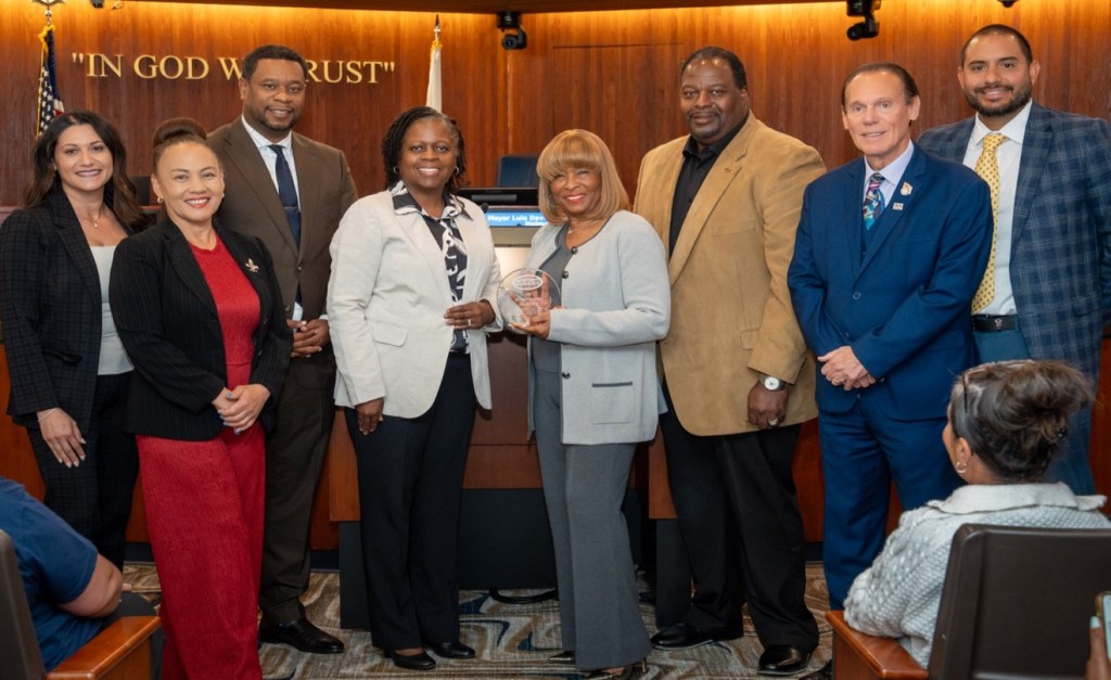 Carson awarded for zero emission vehicle readiness – Daily Breeze