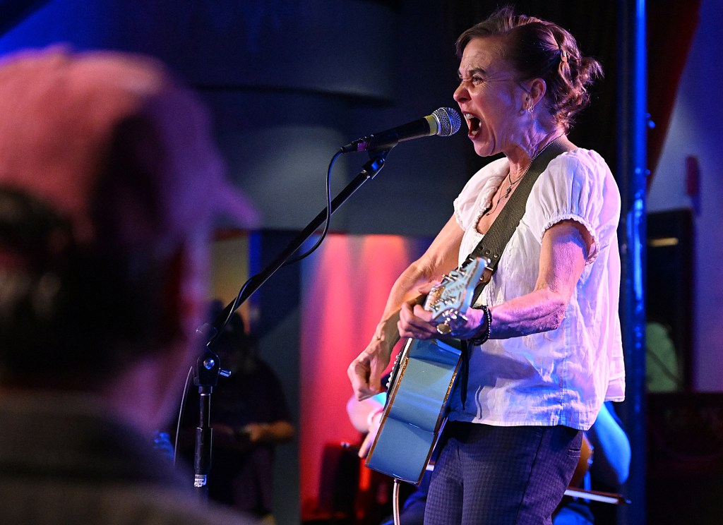 Kristin Hersh leads Throwing Muses in concert in Sacramento