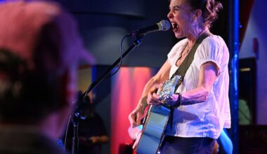 Kristin Hersh leads Throwing Muses in concert in Sacramento