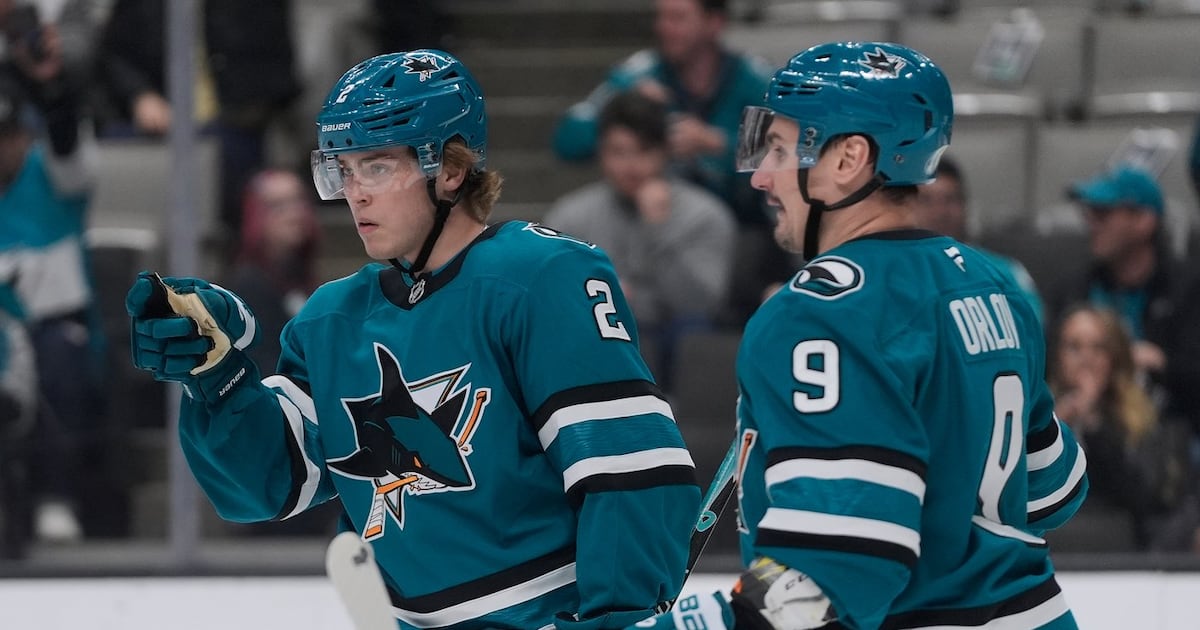 Will Smith scores to lead San Jose Sharks past Chicago Blackhawks