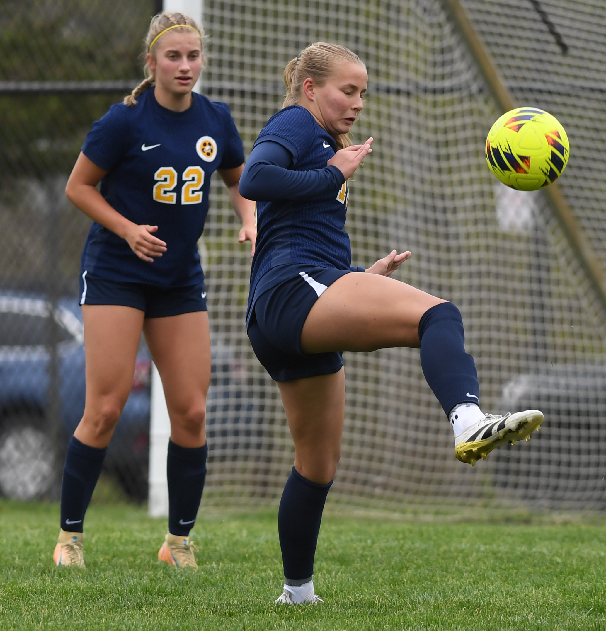 The Bloomfield Hills Marian Mustangs defeated the Hartland Eagles 3-2...