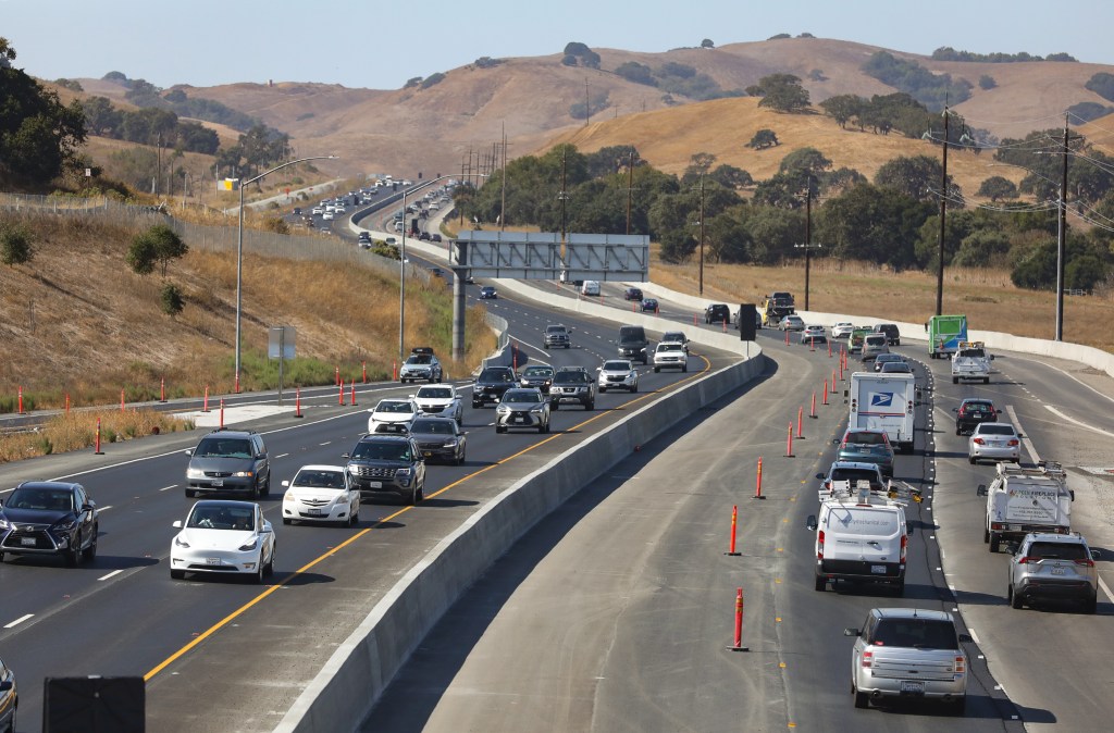 Exodus of Sonoma and Napa County residents from state has slowed since pandemic, but continues to hamper growth rebound