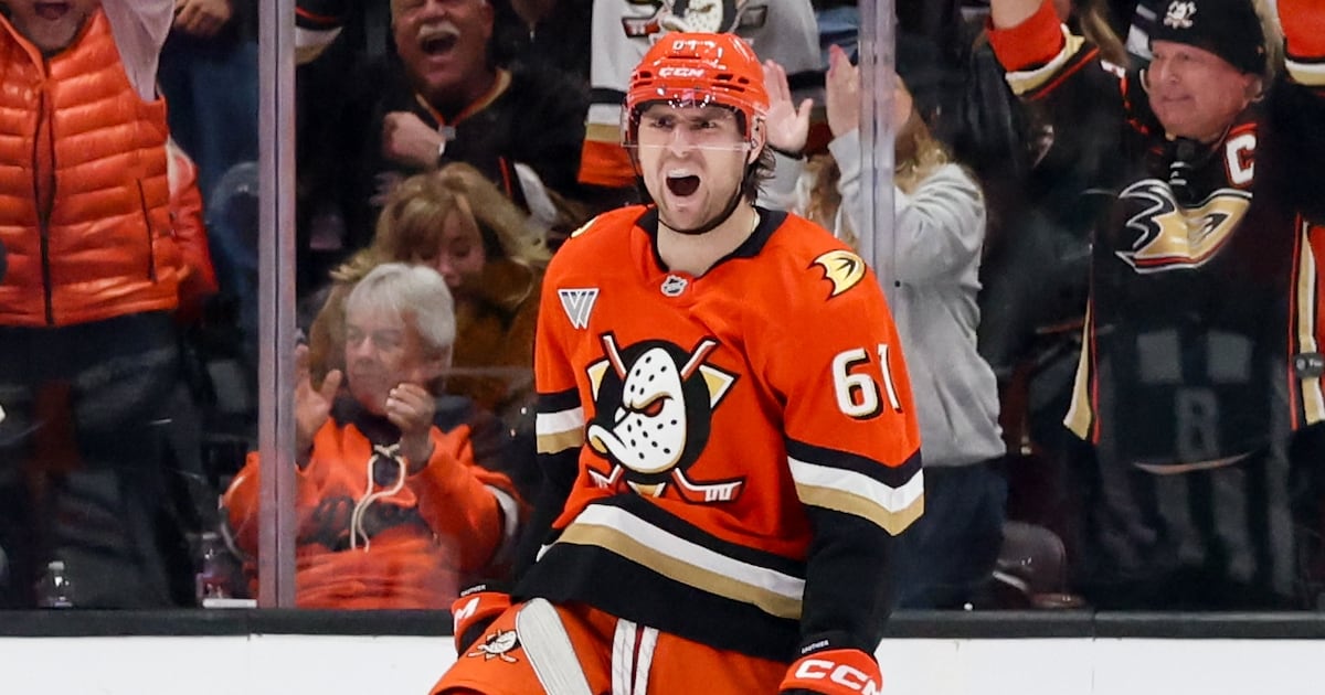 Anaheim Ducks, Edmonton Oilers tied after second period in Game 4 of first-round playoff series