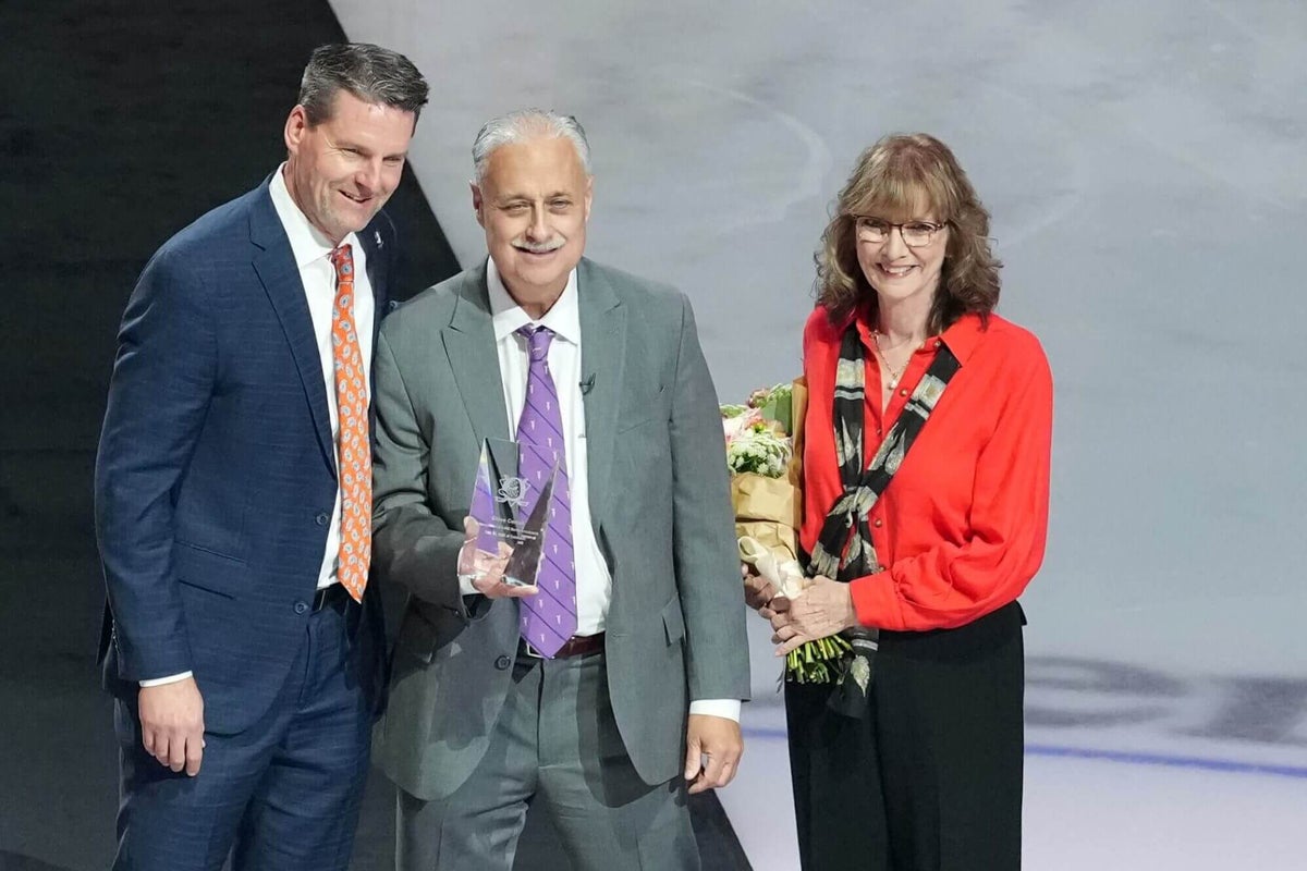 Ducks broadcaster Steve Carroll hangs up headset after 27 years: ‘I’ve been very fortunate’