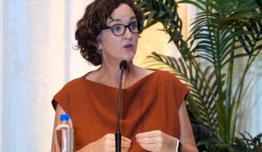 Leading candidates to square off in TV debate at critical point in California governor's race