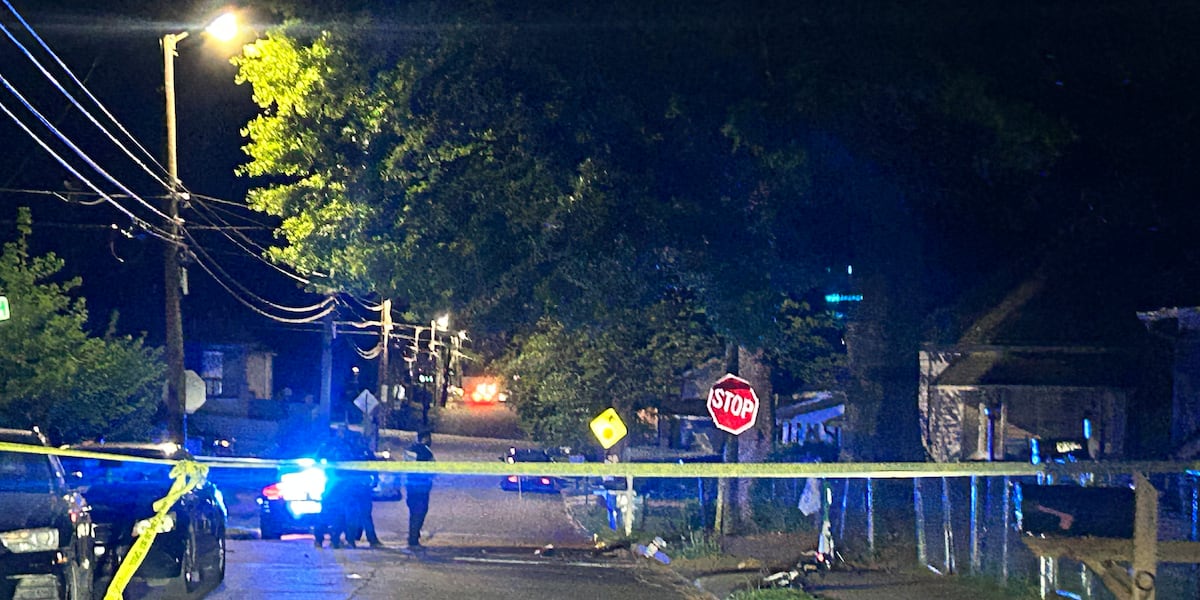 Large police presence seen in Atlanta’s Oakland City neighborhood
