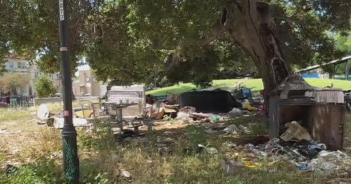 Oakland votes to allowing dismantling of homeless encampments without offering alternative shelter