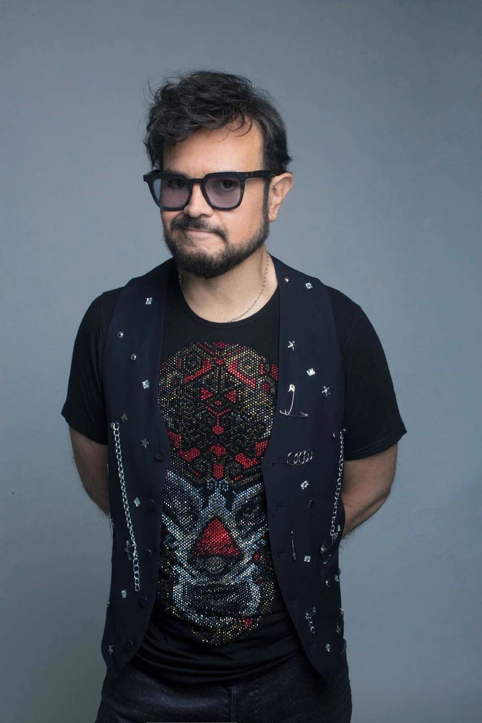 Aleks Syntek celebrates 35 years with an eight-state U.S. tour, enlisting Alan Parsons’ musicians and making his Fresno debut at the Rainbow Ballroom on April 17.
