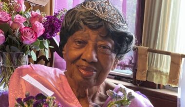 Oakland woman, a 'Rosie the Riveter,' turns 105