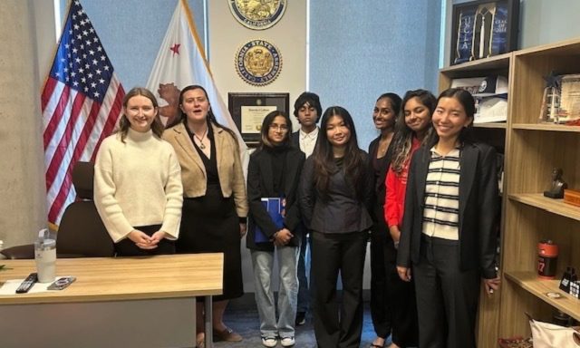 California Students Author New ‘Digital Wellness’ Bill, Say School Cellphone Bans Fall Short