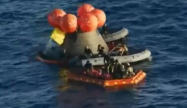 Kids, adults alike watch Artemis II crew's splashdown in San Diego