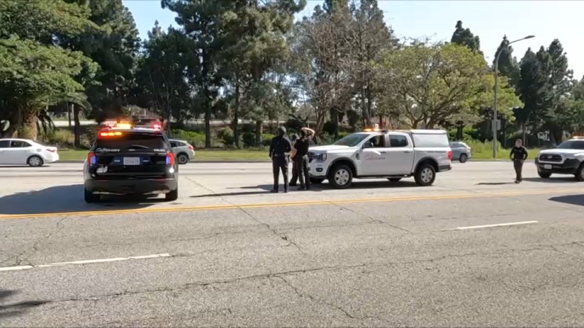 Police looking for possible armed suspect in Culver City – NBC Los Angeles