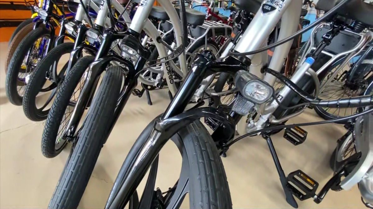 Simi Valley teenager on e-bike dies after being struck by train – NBC Los Angeles