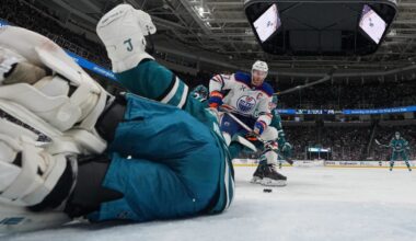 McDavid powers Oilers with superb 5-point game