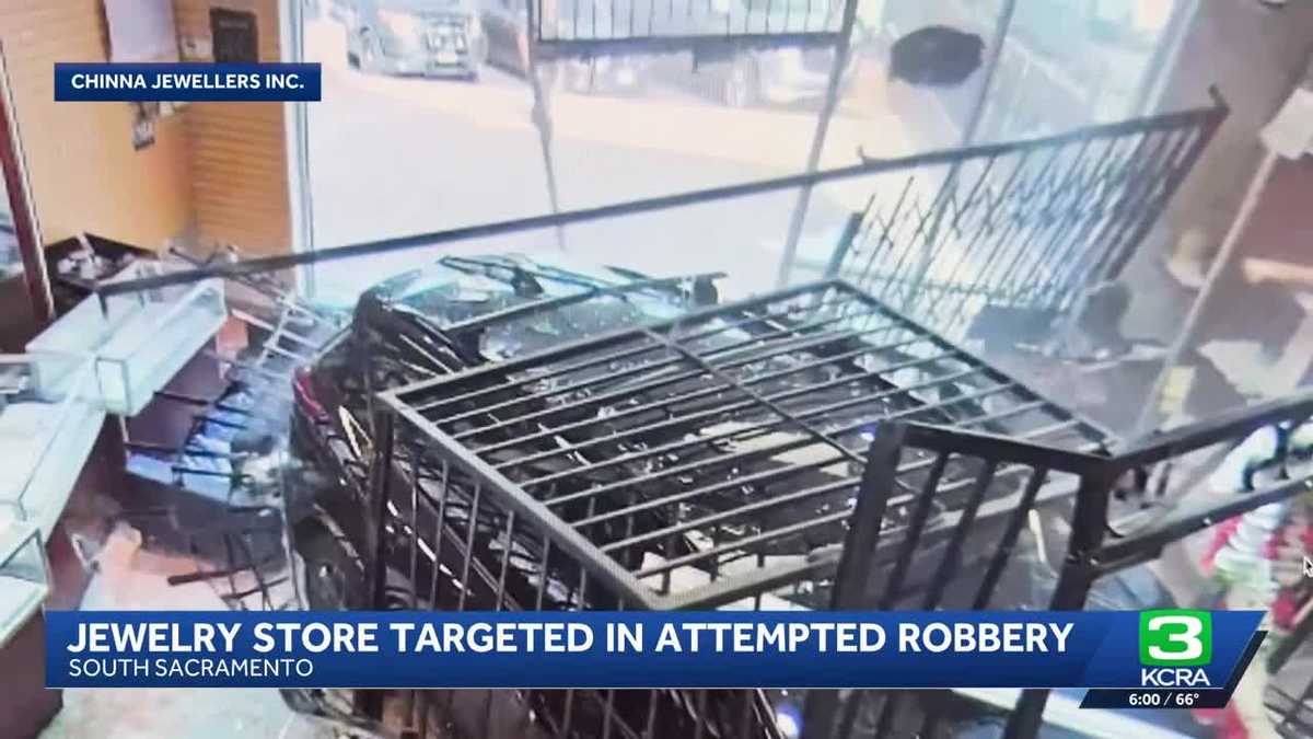 South Sacramento jewelry store rammed by vehicle in violent break-in