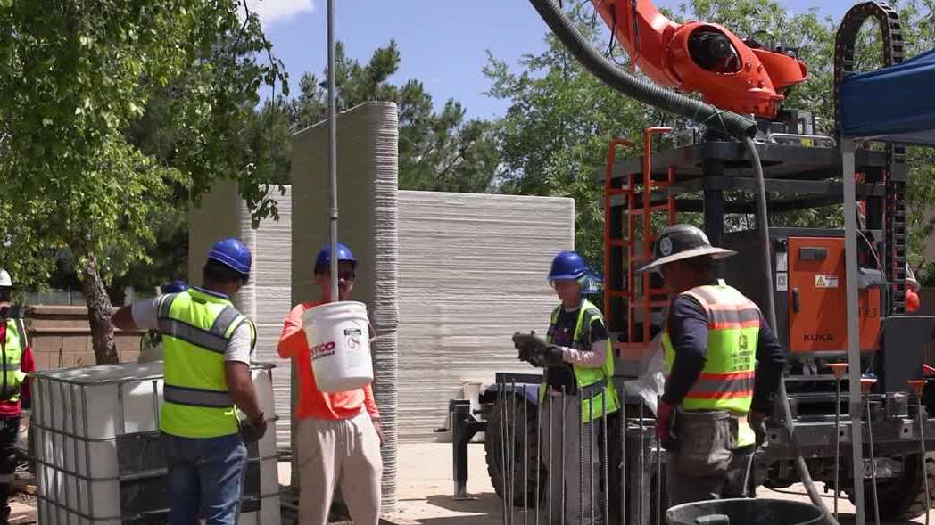 Crews build Sacramento's first 3D-printed house