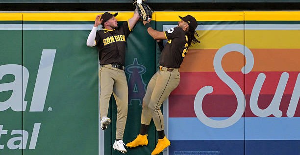 Padres quickly back on track, force rubber match in Anaheim