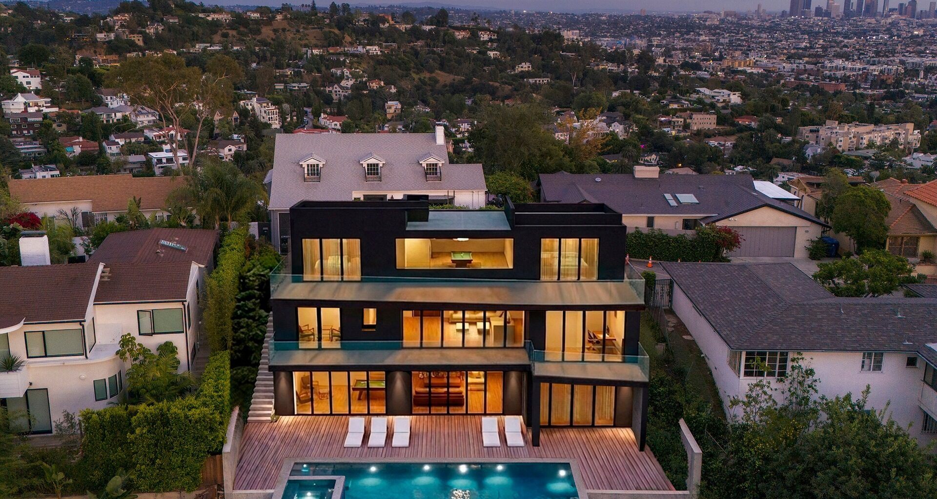 Pending home sales see sharpest decline in three months as market headwinds mount