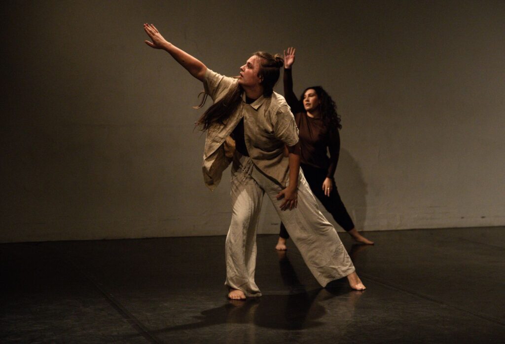 “sandbound secrets” choreographed by José Argueta - Photo by Sofia Lareau.
