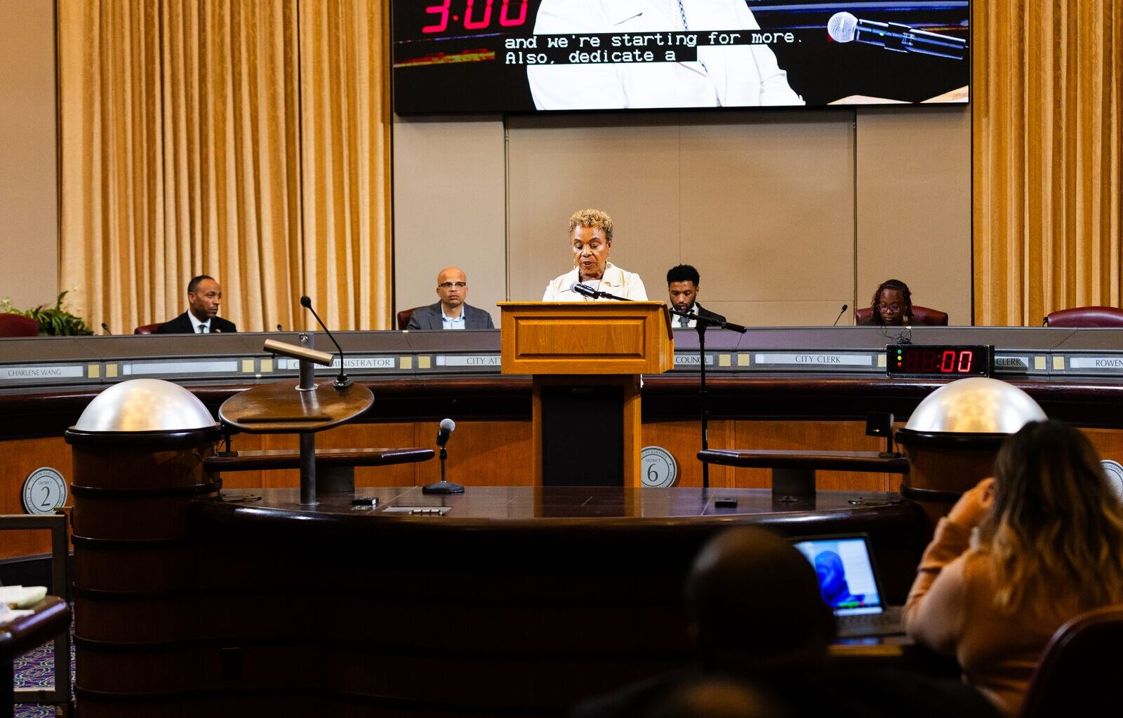 A quick guide to the Oakland charter reform debate