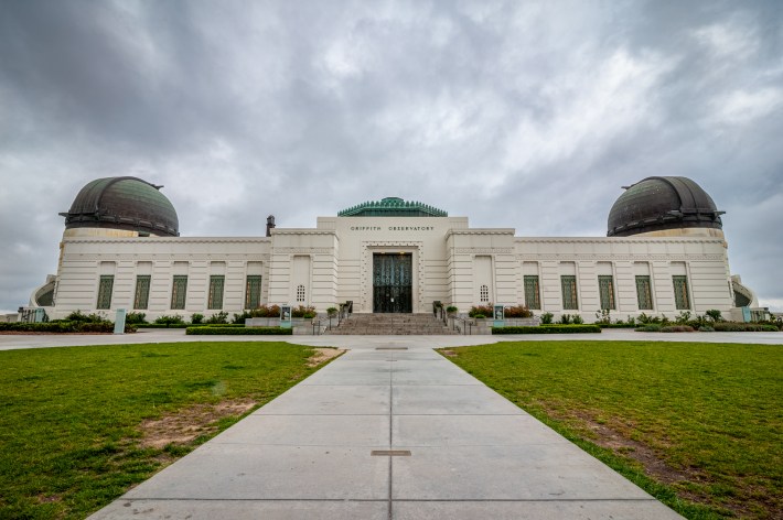 the griffith observatory, a large building