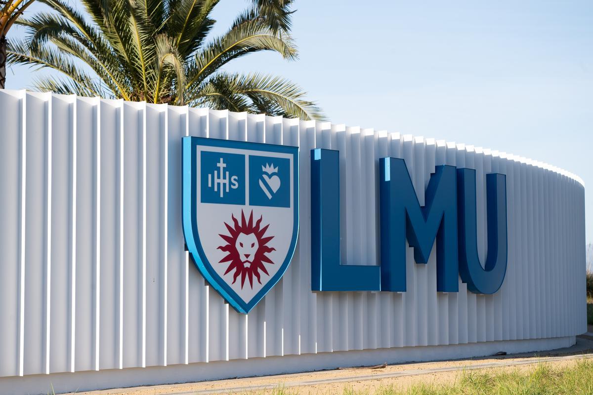 LMU signage on LMU Dr. entrance