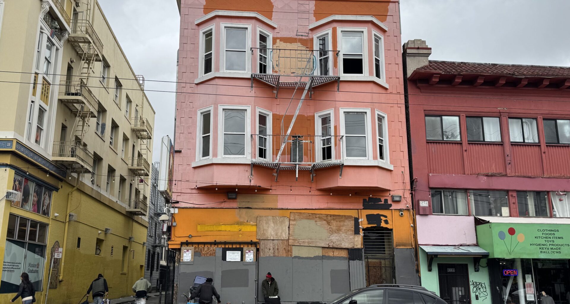 Mission Buzz: Los Coyotes rides again