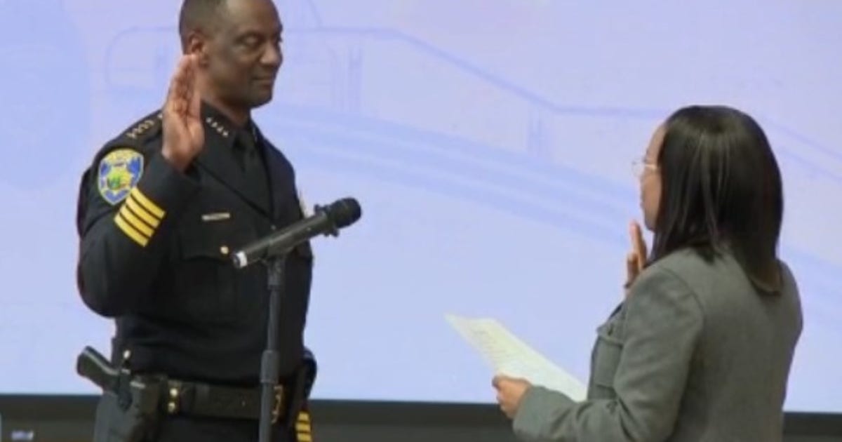 Former Oakland Police Chief Floyd Mitchell sworn in as Fremont’s top cop