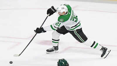 Nick Robertson of Toronto Maple Leafs NHL trade rumors linked to Dallas Stars, Anaheim Ducks, Los Angeles Kings and San Jose Sharks