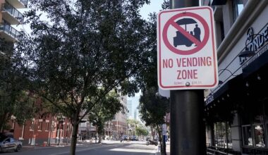 Gaslamp Quarter Association calls on city to enforce vending rules