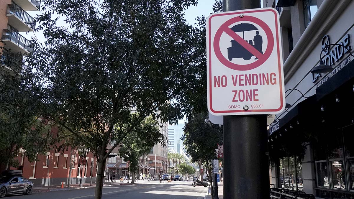 Gaslamp Quarter Association calls on city to enforce vending rules