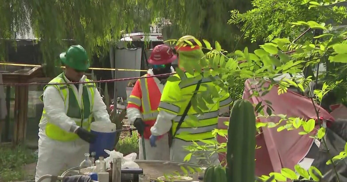 Clean up at North Hollywood nuisance property begins after years of neighbors' complaints