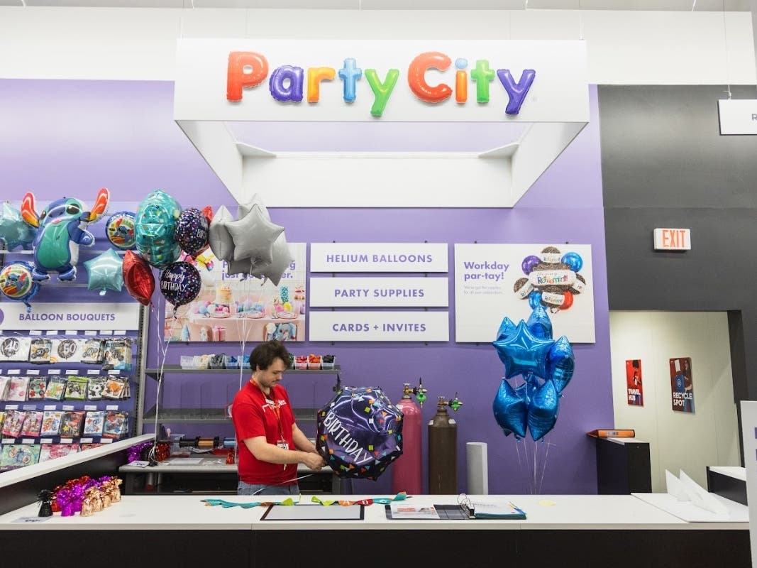 Popular Retailer Plans Surprise Comeback After Suddenly Closing All 75 CA Stores