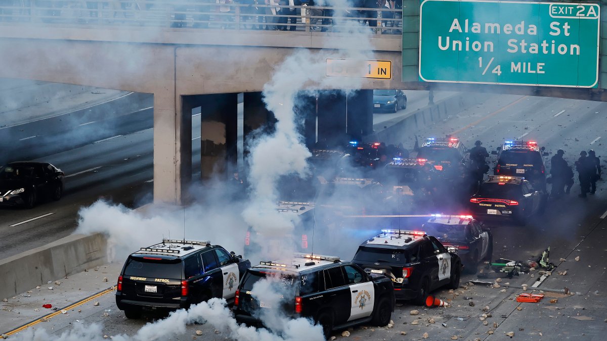 6 plead guilty in attack CHP officers during LA protests – NBC Los Angeles