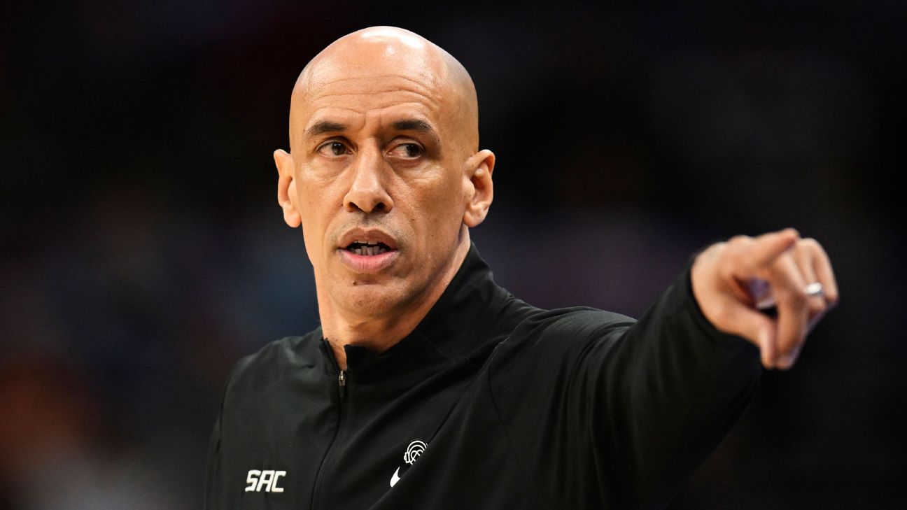 Sources: Kings to retain coach Doug Christie for next season