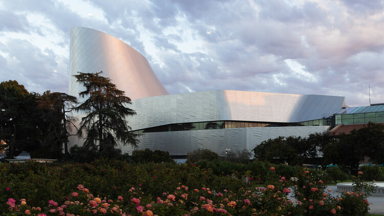 ZGF Architects Nears Completion of Los Angeles Air and Space Center Housing Space Shuttle Endeavour - Image 6 of 6